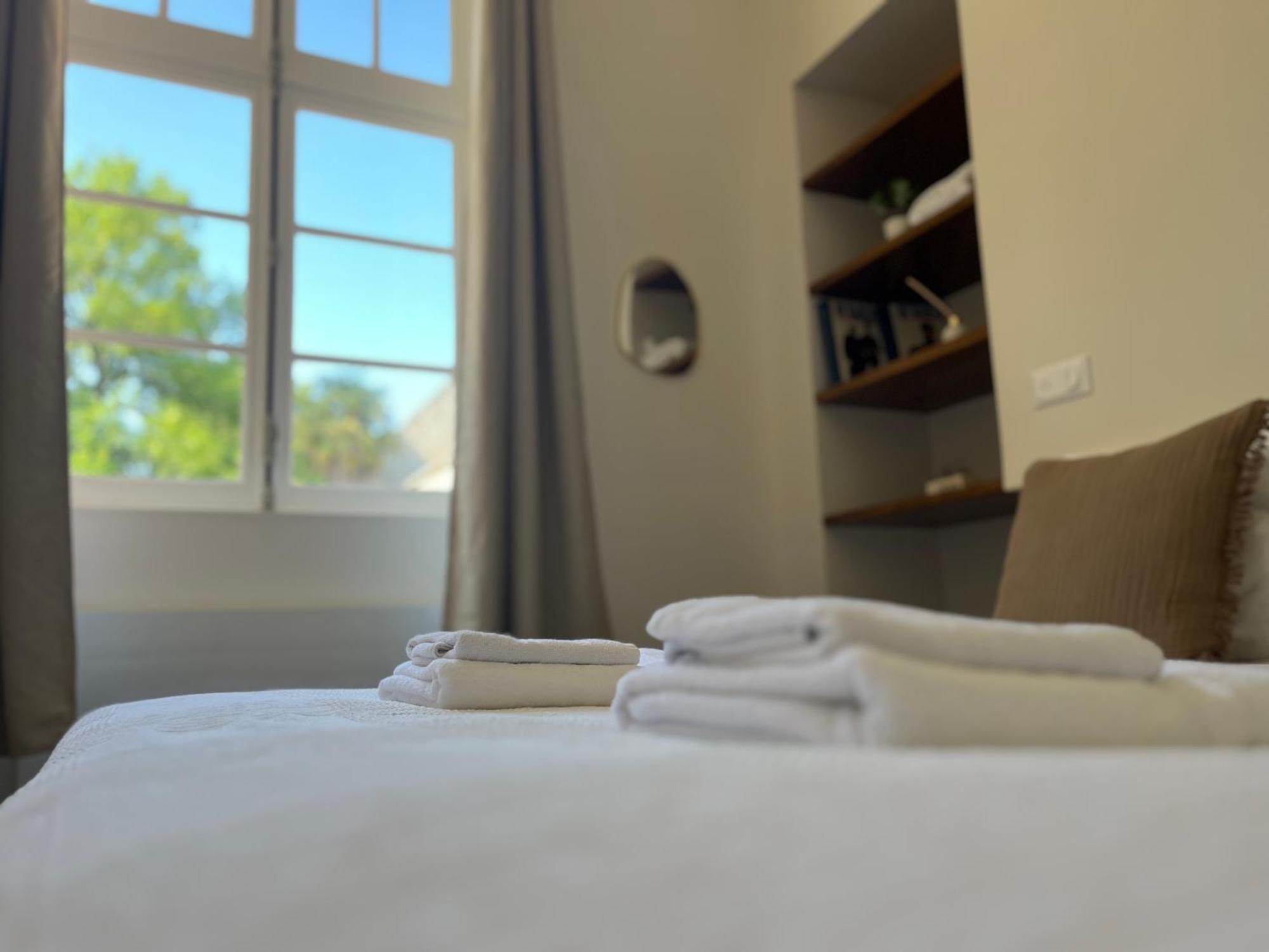 Abbaye De Blanchelande Bed & Breakfast Neufmesnil Dış mekan fotoğraf