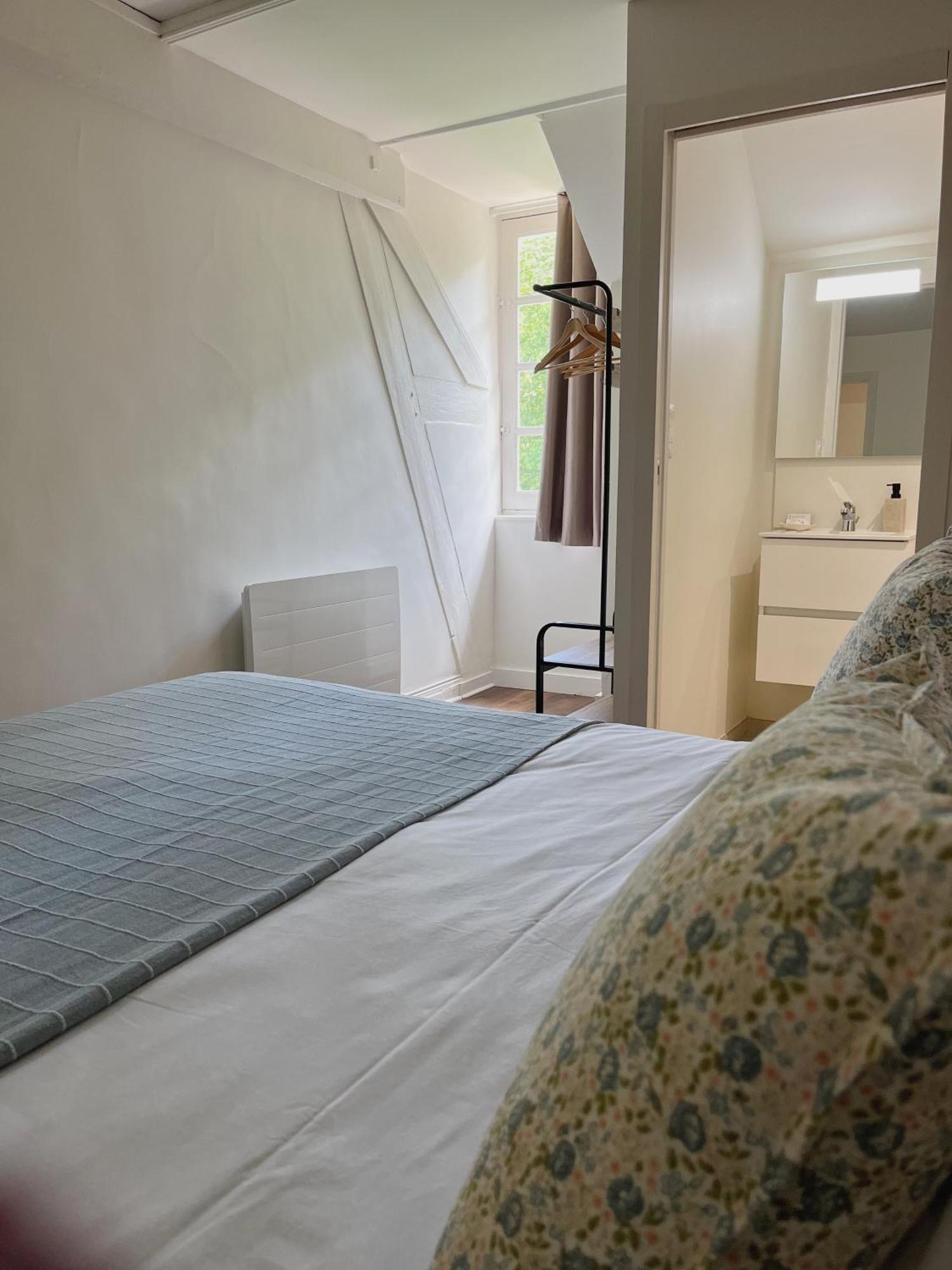 Abbaye De Blanchelande Bed & Breakfast Neufmesnil Oda fotoğraf