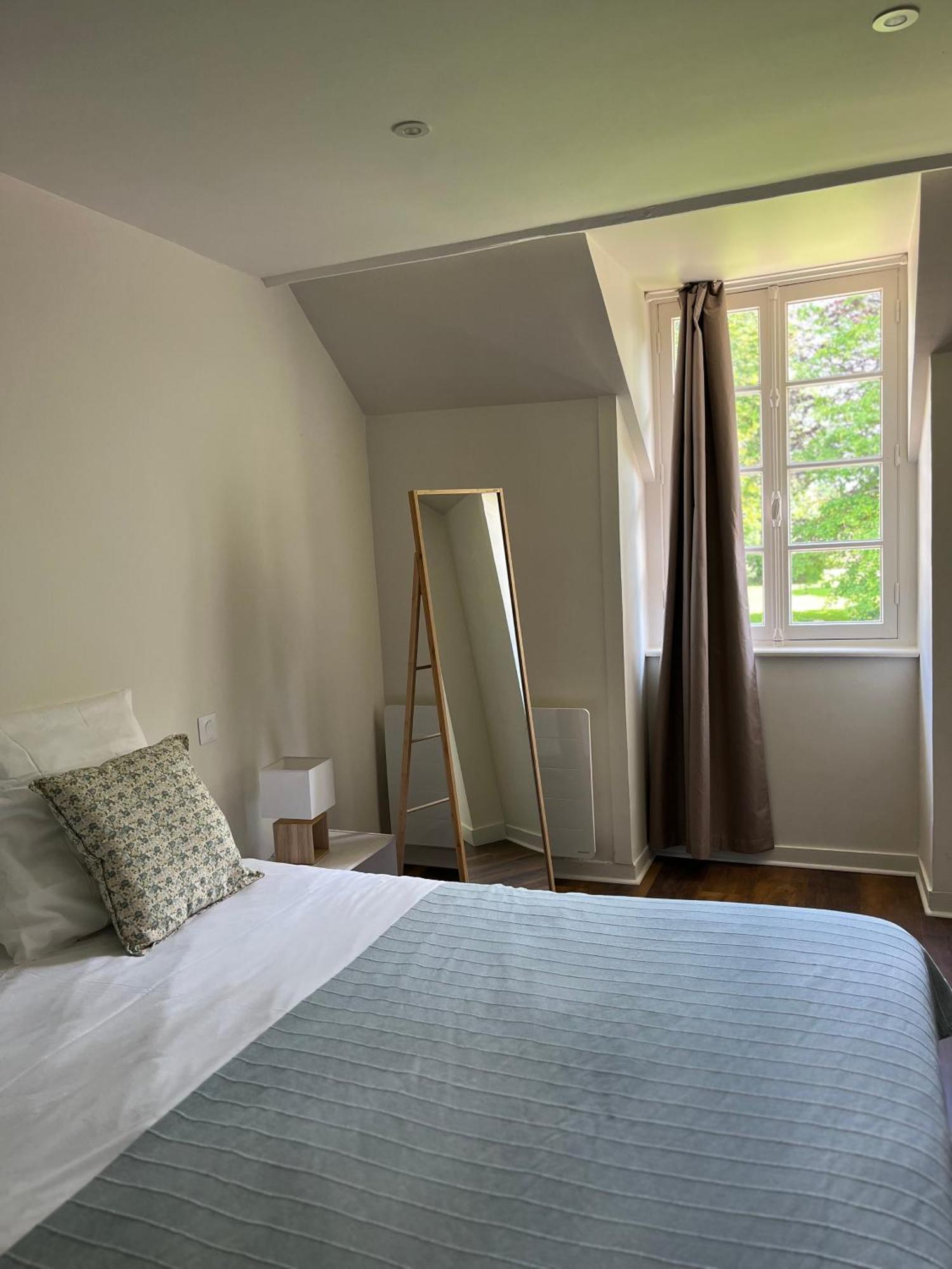 Abbaye De Blanchelande Bed & Breakfast Neufmesnil Oda fotoğraf