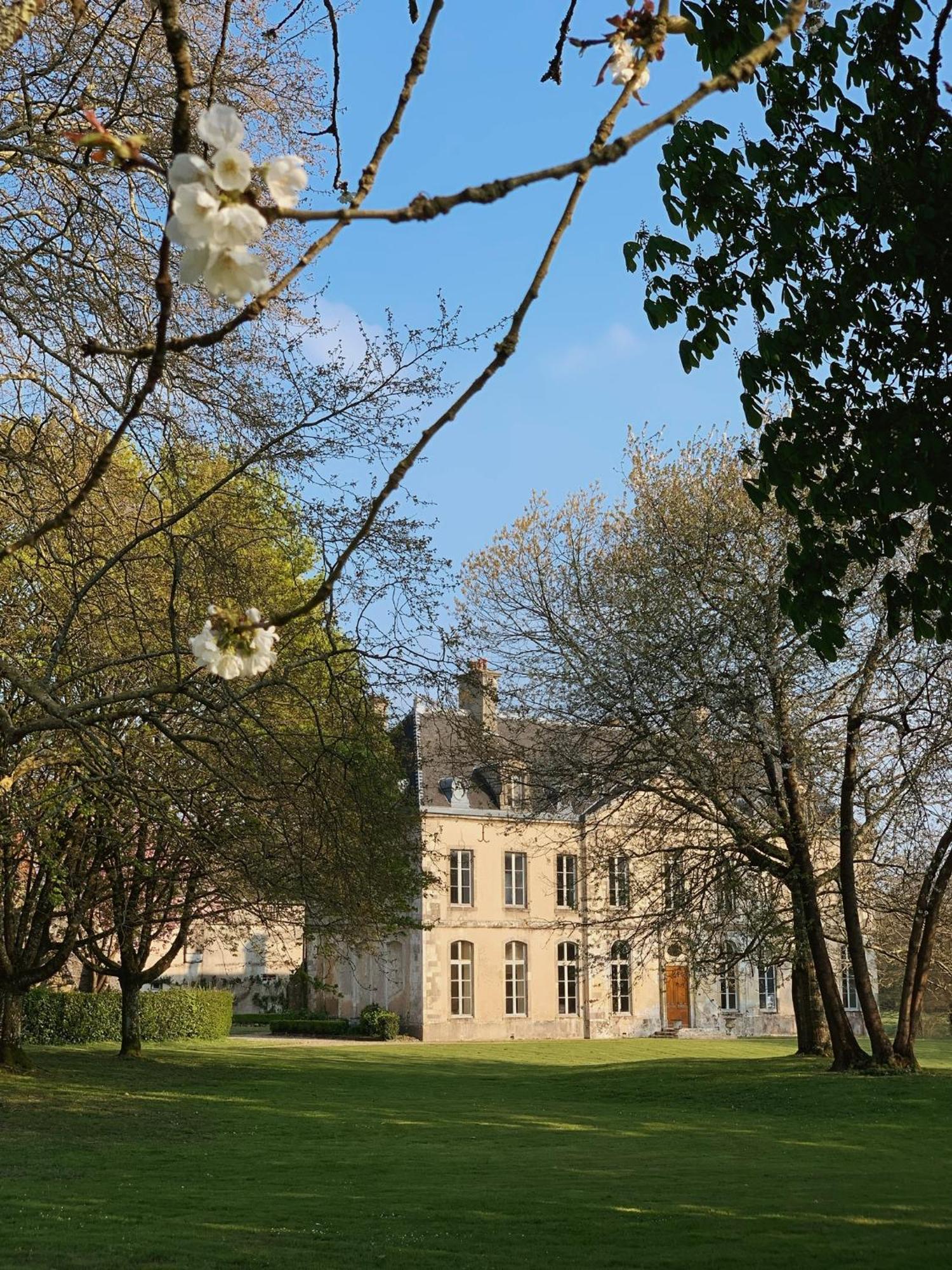 Abbaye De Blanchelande Bed & Breakfast Neufmesnil Dış mekan fotoğraf